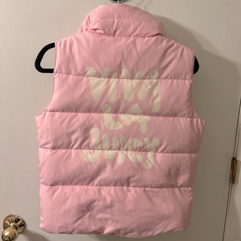 Juicy Couture puffer vest w/down feathers“ viva la Juicy” on back Size: one size